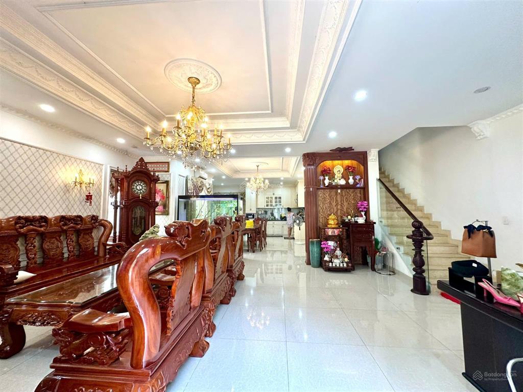 Bán căn biệt thự tuyệt đẹp 300m2 the oasis kdc việt sing tp hồ chí minh mới