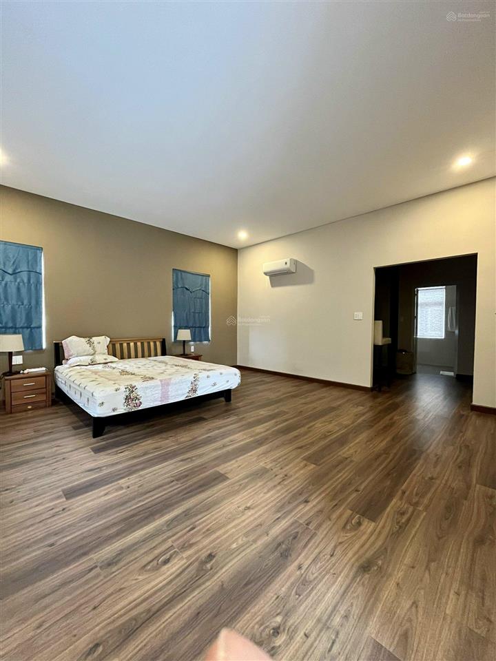 Bán căn biệt thự đơn lập đặc biệt tại the oasis cạnh công viên đang cho thuê 45 triệu/tháng