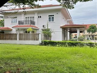 Bán căn biệt thự đơn lập đặc biệt tại the oasis cạnh công viên đang cho thuê 45 triệu/tháng