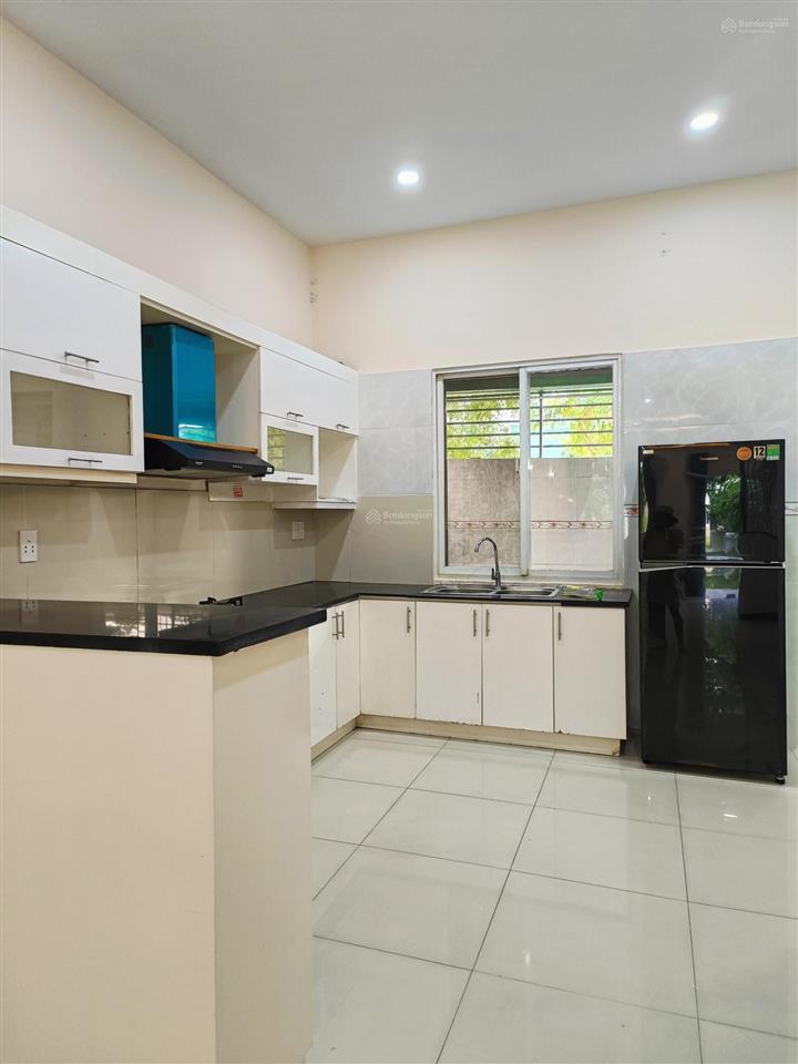 Bán căn biệt thự liền kề 150m2 oasis 2 kdc việt sing, tp. thuận an, bình dương.  0909 901 ***
