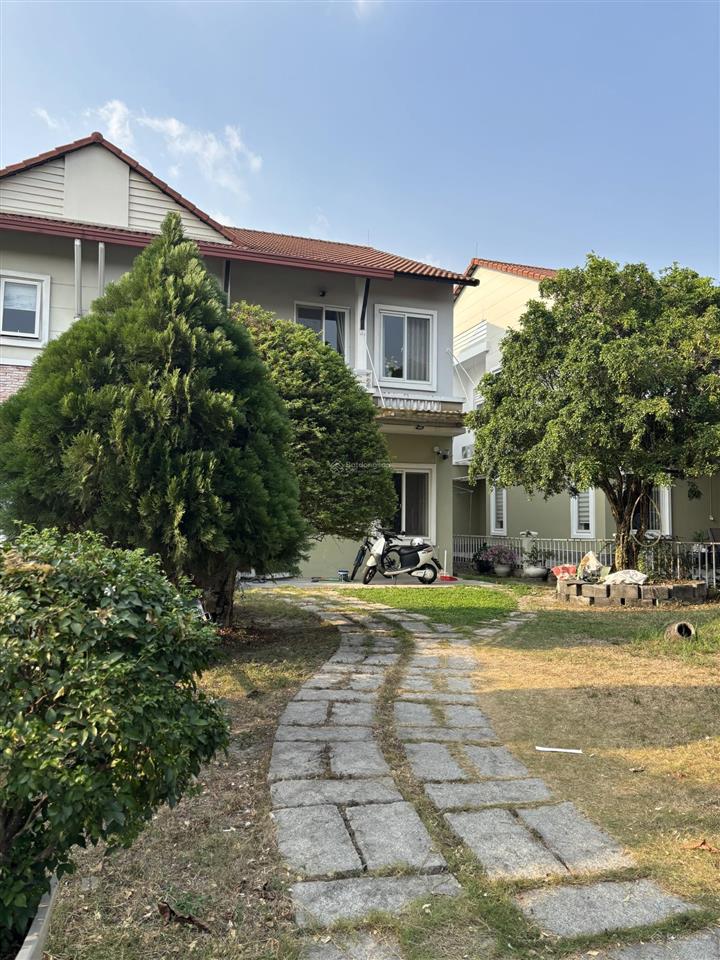 Bán villa 300m2 tại the oasis 2 đang cho thuê 30 triệu kdc việt sing cạnh aeon mall tp. hcm