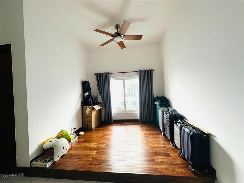 Bán villa 300m2 tại the oasis 2 đang cho thuê 30 triệu kdc việt sing cạnh aeon mall tp. hcm
