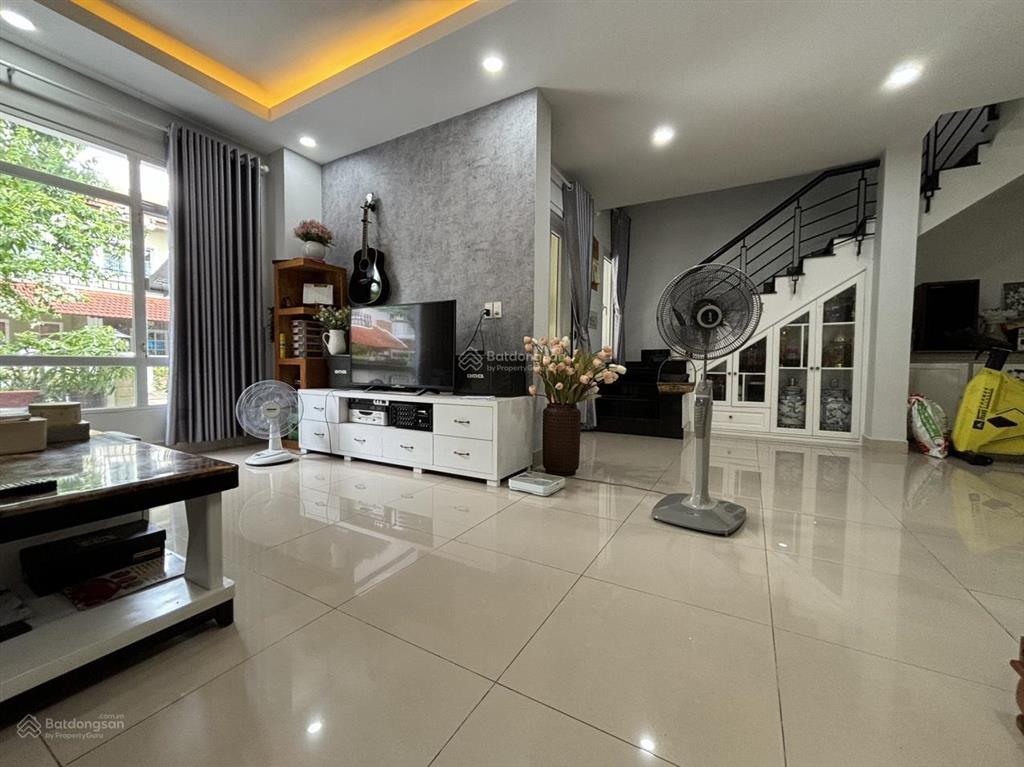 Bán căn biệt thự villa oasis đang cho thuê thu nhập thụ động 25 triệu/tháng.  0909 901 ***