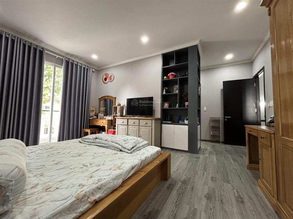 Bán căn biệt thự villa oasis đang cho thuê thu nhập thụ động 25 triệu/tháng.  0909 901 ***