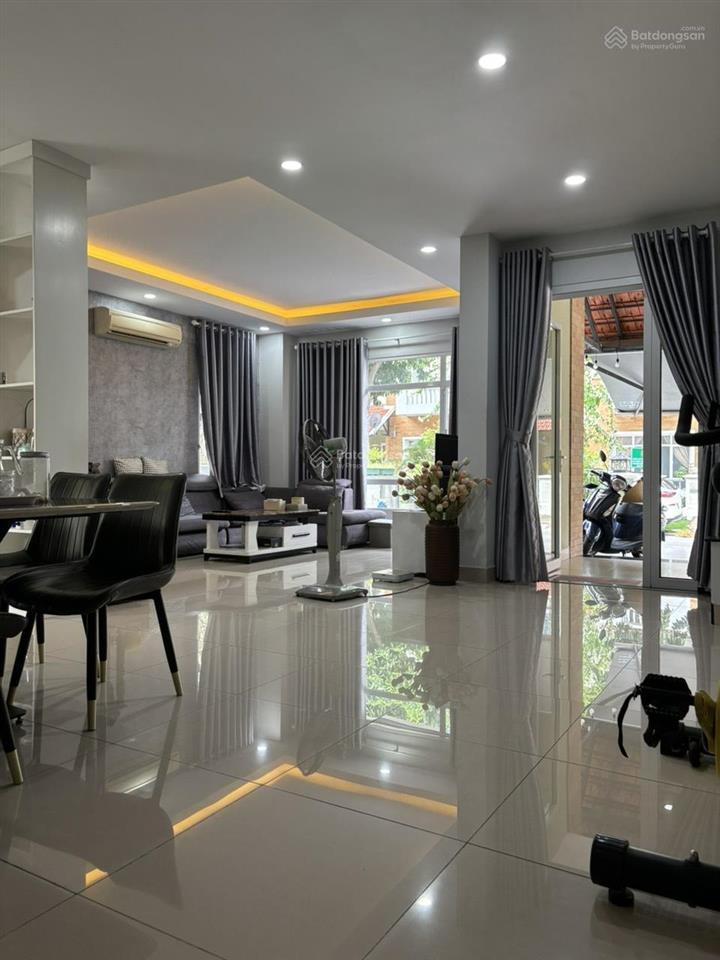 Bán căn biệt thự villa oasis đang cho thuê thu nhập thụ động 25 triệu/tháng.  0909 901 ***
