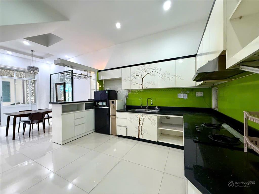 Bán căn nhà đẹp biệt thự liền kề vườn hướng nam tại the oasis kdc việt sing.  0909 901 ***