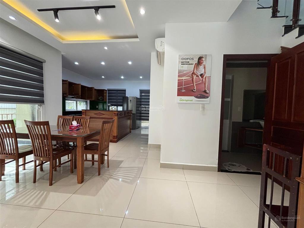 Cho thuê villa song lập 300m2 tại the oasis kdc việt sing cạnh aeon mall  0909 901 ***