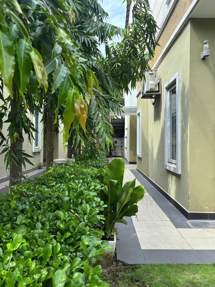 Cho thuê villa song lập 300m2 tại the oasis kdc việt sing cạnh aeon mall  0909 901 ***