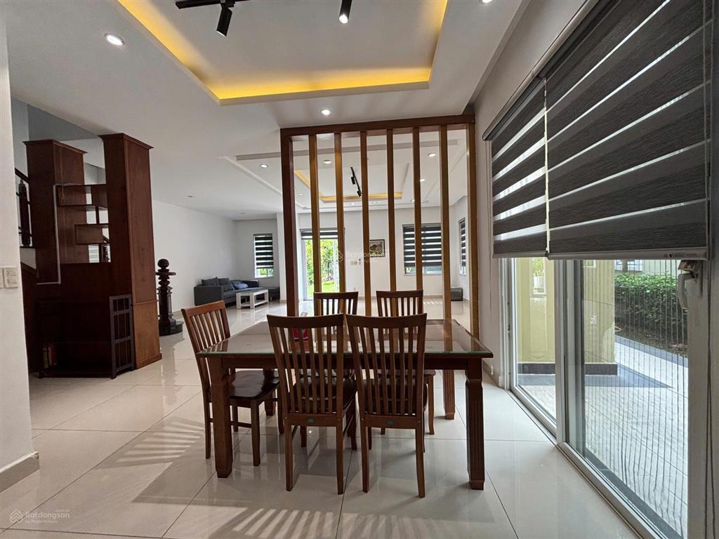 Cho thuê villa song lập 300m2 tại the oasis kdc việt sing cạnh aeon mall  0909 901 ***