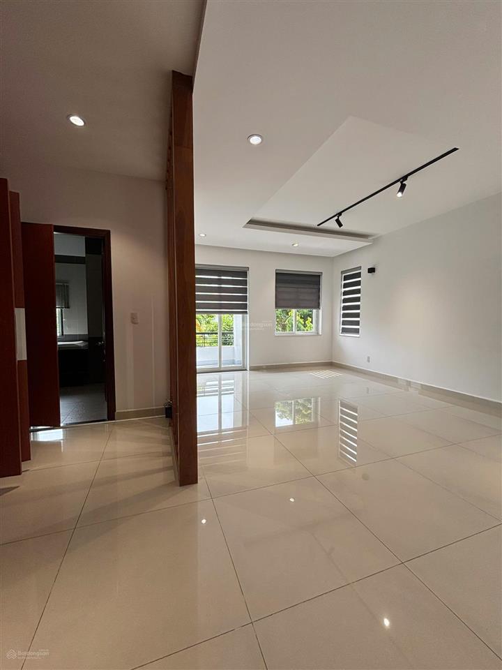 Cho thuê villa song lập 300m2 tại the oasis kdc việt sing cạnh aeon mall  0909 901 ***
