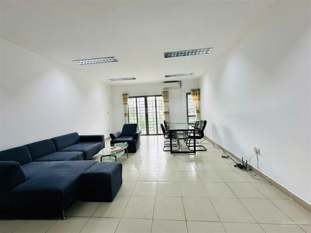 Cho thuê căn nhà phố oasis đường d11 sầm uất kdc việt sing vsip 1  0909 901 ***