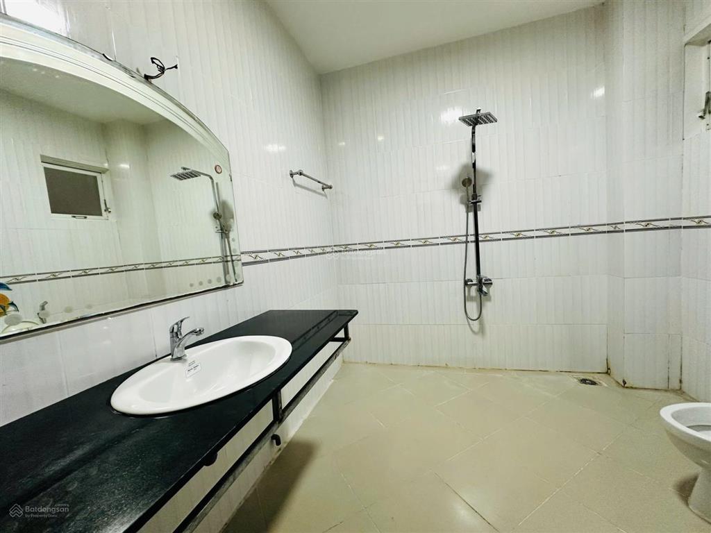Cho thuê căn nhà phố oasis đường d11 sầm uất kdc việt sing vsip 1  0909 901 ***