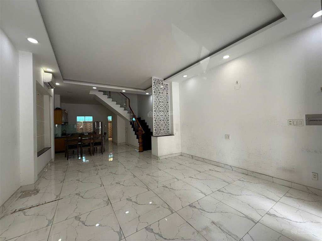 Cho thuê căn biệt thự liền kề vườn 150m2 oasis 3 kdc việt sing  em 0909 901 ***