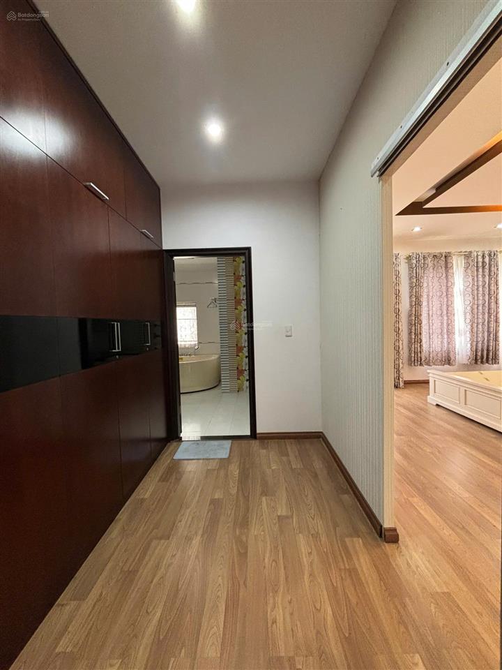 Cho thuê biệt thự 300m2 nhà đẹp tại the oasis kdc việt sing cạnh aeon mall  0909 901 ***