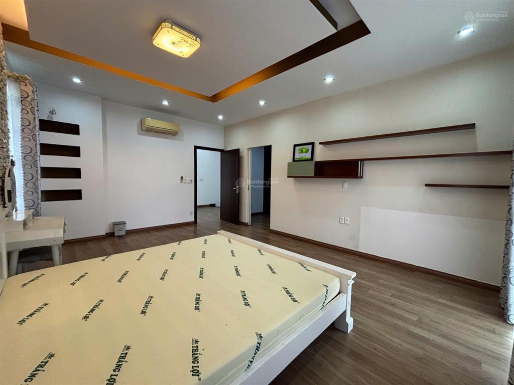 Cho thuê biệt thự 300m2 nhà đẹp tại the oasis kdc việt sing cạnh aeon mall  0909 901 ***