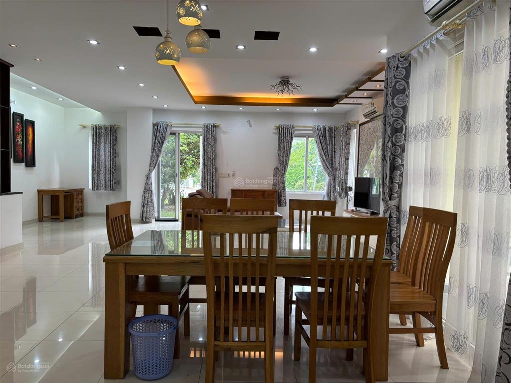 Cho thuê biệt thự 300m2 nhà đẹp tại the oasis kdc việt sing cạnh aeon mall  0909 901 ***