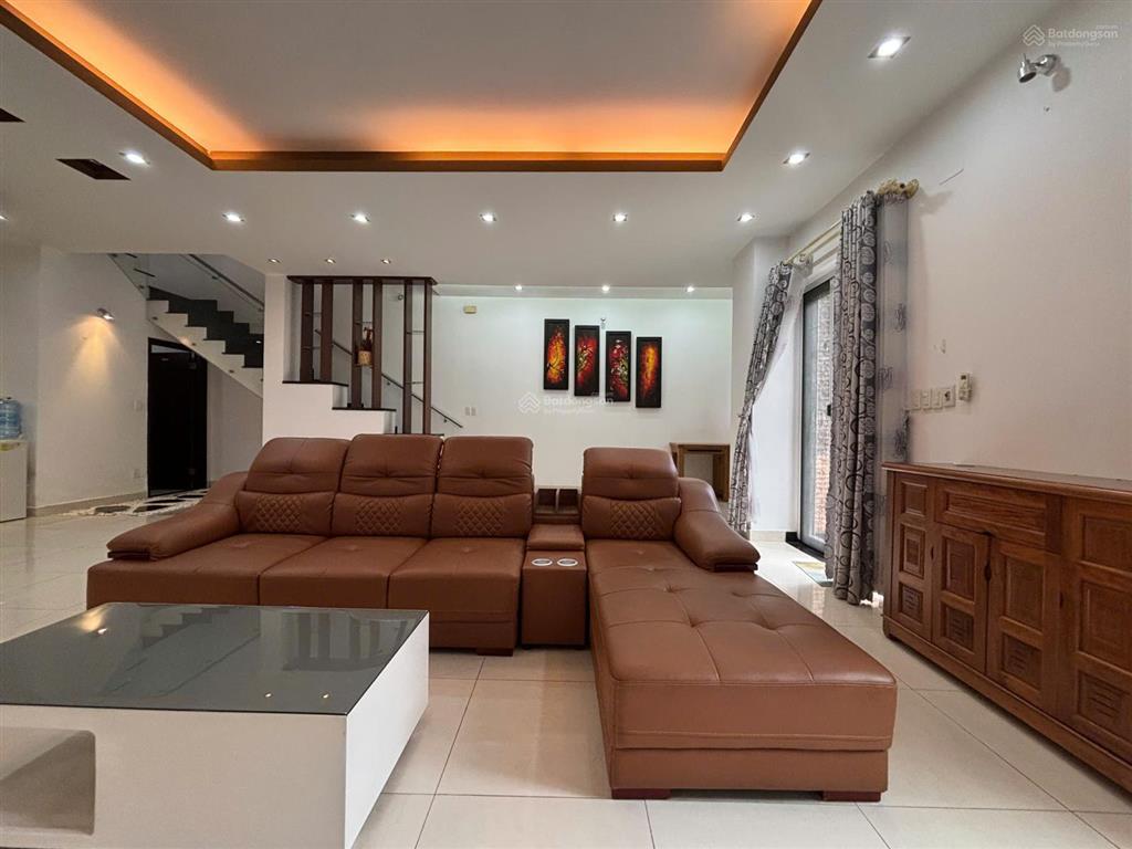 Cho thuê biệt thự 300m2 nhà đẹp tại the oasis kdc việt sing cạnh aeon mall  0909 901 ***