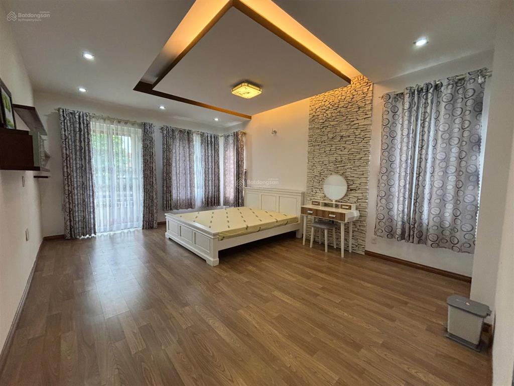 Cho thuê biệt thự 300m2 nhà đẹp tại the oasis kdc việt sing cạnh aeon mall  0909 901 ***