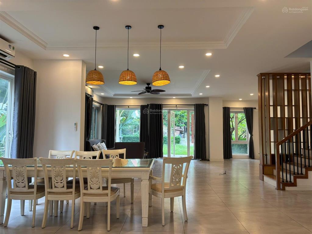 Cho thuê biệt thự nhà mới đẹp tại the oasis kdc việt sing cạnh aeon mall  0909 901 ***