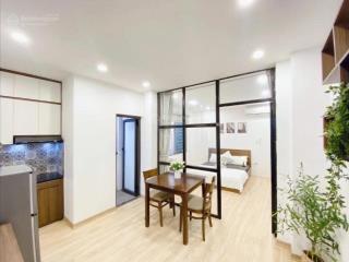 Chính chủ cho thuê phòng cầu giấy 1k1n, có ban công, ở luôn