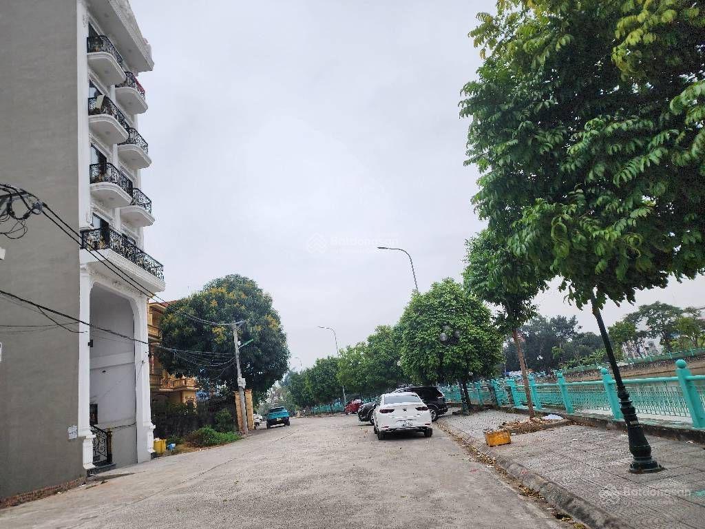 Bán đất mặt hồ tân phong 100m2, mặt tiền hơn 5m, mặt đường 5 ô tô tránh nhau, pháp lý đầy đủ