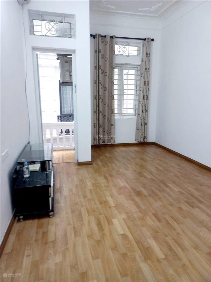 Cho thuê nhà riêng tại ngõ 173 hoàng hoa thám, 10 triệu, 32 m2, ở luôn