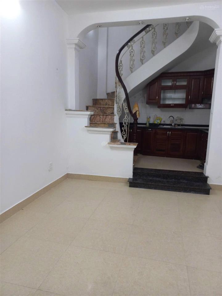 Cho thuê nhà riêng tại ngõ 173 hoàng hoa thám, 10 triệu, 32 m2, ở luôn