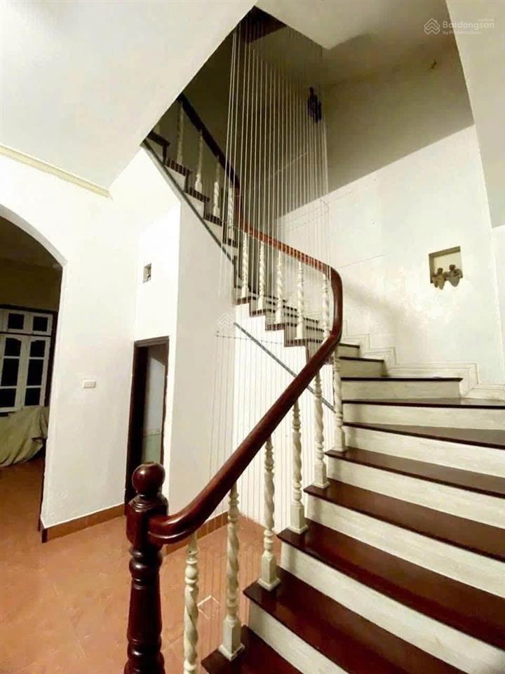 Cho thuê nhà riêng 40m2, 8,5 triệu, 6pn, 4wc tại lê văn hiến, bắc từ liêm, hà nội