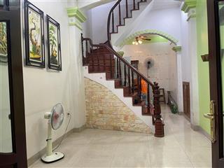 Cho thuê nhà riêng 40m2, 8,5 triệu, 6pn, 4wc tại lê văn hiến, bắc từ liêm, hà nội