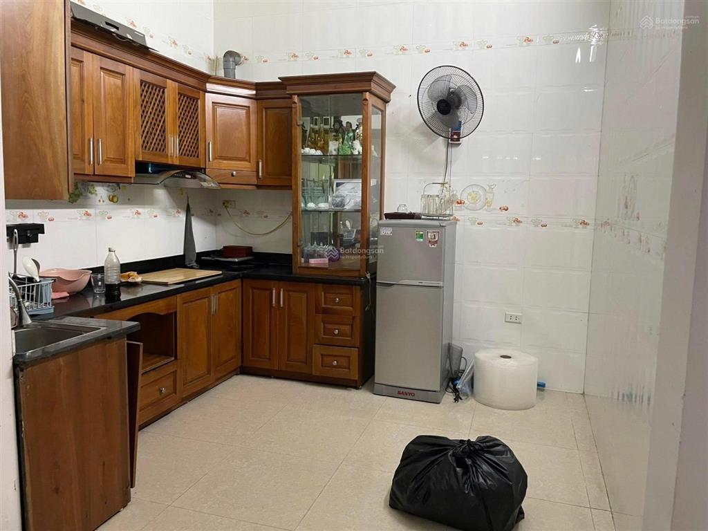 Cho thuê nhà riêng 40m2, 8,5 triệu, 6pn, 4wc tại lê văn hiến, bắc từ liêm, hà nội