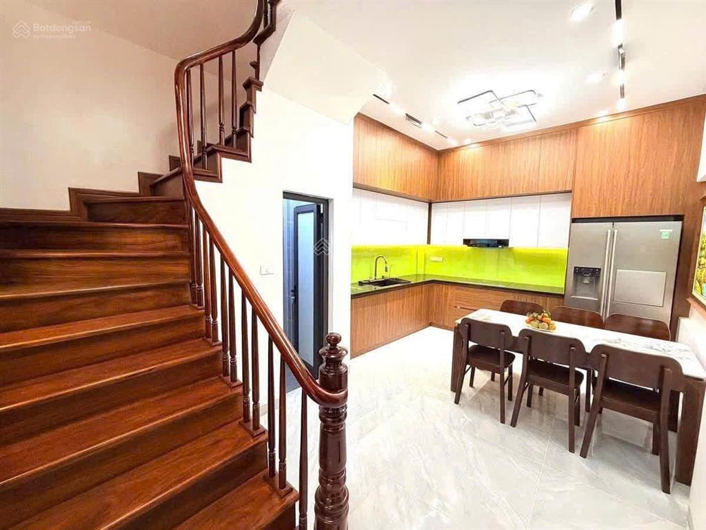 Cho thuê nhà riêng 15 triệu, 40m2 tại hồ tùng mậu, phường mai dịch, quận cầu giấy
