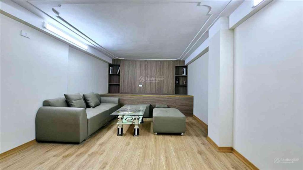 Bán gấp nhà khuất duy tiến 25m2, 6t, ô tô đỗ cửa, sổ đỏ đẹp, sẵn sàng thương lượng mạnh