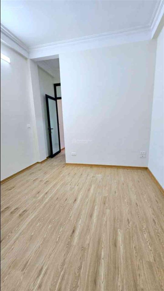 Bán gấp nhà khuất duy tiến 25m2, 6t, ô tô đỗ cửa, sổ đỏ đẹp, sẵn sàng thương lượng mạnh