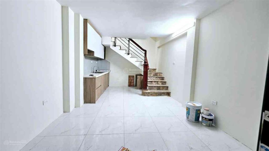 Bán gấp nhà khuất duy tiến 25m2, 6t, ô tô đỗ cửa, sổ đỏ đẹp, sẵn sàng thương lượng mạnh