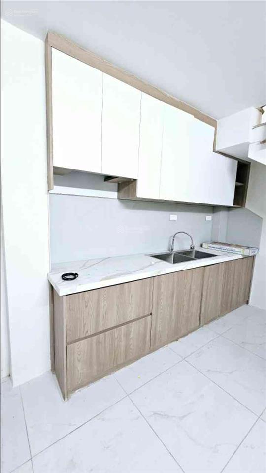 Bán gấp nhà khuất duy tiến 25m2, 6t, ô tô đỗ cửa, sổ đỏ đẹp, sẵn sàng thương lượng mạnh
