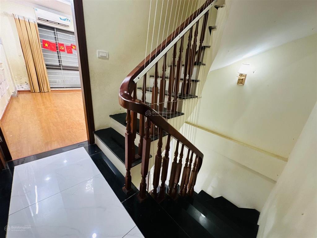 Bán nhà phương canh 30m2, 5t, sổ đỏ đẹp, cách ô tô 20m, giá đầu tư, có thương lượng