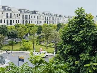 View công viên hướng đb quá đẹp. giá rẻ 56m ht 5 tầng full đồ t2345 chia 2pn sẵn sổ đ