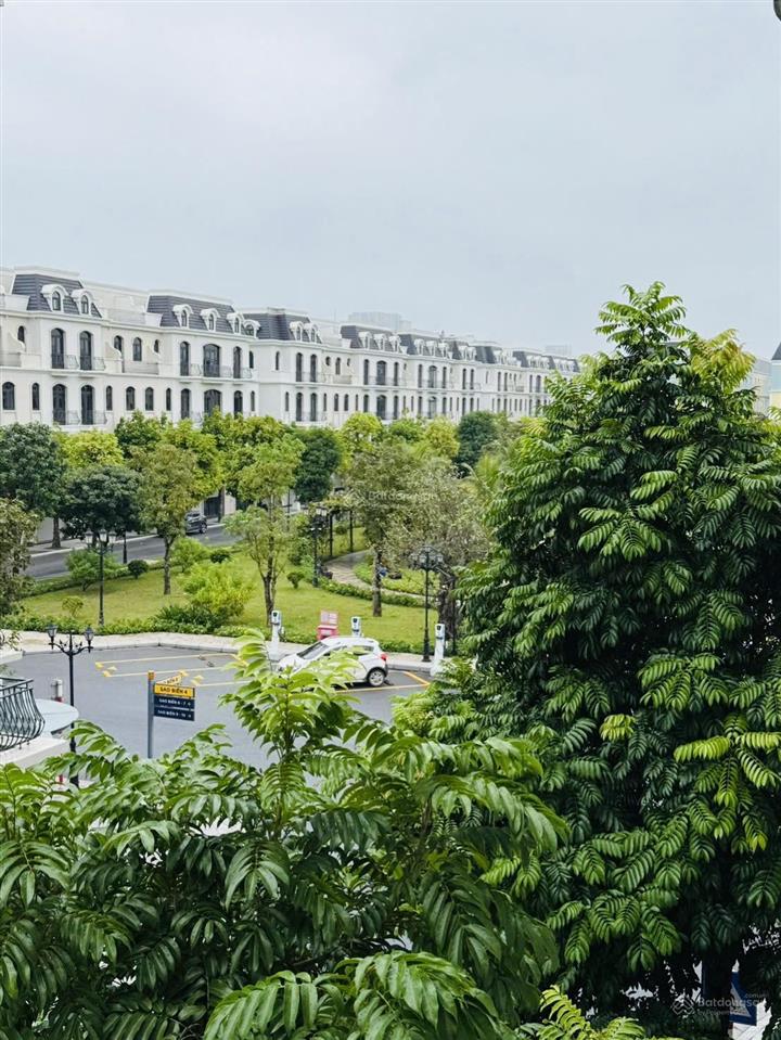 View công viên hướng đb quá đẹp. giá rẻ 56m ht 5 tầng full đồ t2345 chia 2pn sẵn sổ đ