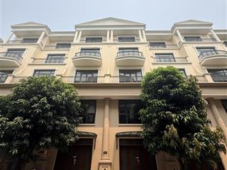 Thời điểm vàng , giá vô cùng tốt * chủ nhà cần tiền bán gấpp  diện tích 70m, mặt tiền 5m  đơ