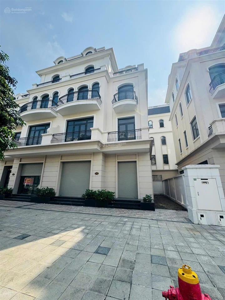  bán gấp song lập kinh đô 150m tại vinhome ocp2.
 mặt tiền 10m
 đường 20m, vỉa hè 7.5m
 cách 3