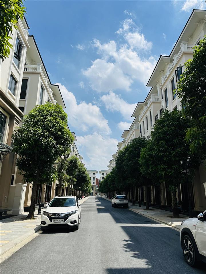 Cần tiền bán gấp căn thời đại 60m ,rẻ nhất thị trường  vị trí đẹp cách chung cư 40m giá 8,8