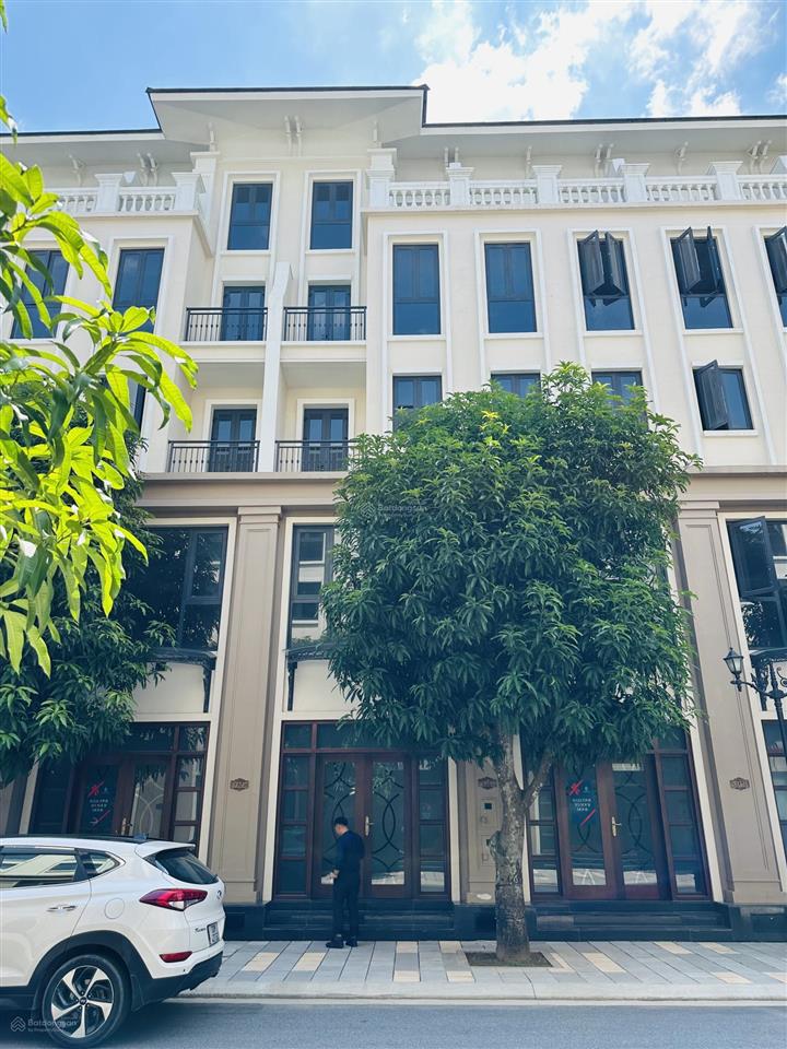 Cần tiền bán gấp căn thời đại 60m ,rẻ nhất thị trường  vị trí đẹp cách chung cư 40m giá 8,8