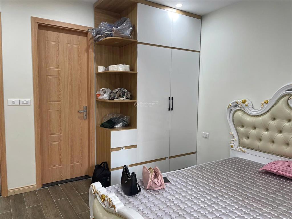 Giảm cực sâu 1 tỷ, đảo dừa 56m  hướng đông nam  hoàn thiện 2 tầng. tầng 2 ngăn 2 phòng khép