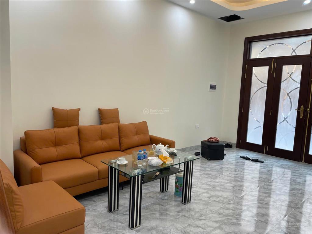 Giảm cực sâu 1 tỷ, đảo dừa 56m  hướng đông nam  hoàn thiện 2 tầng. tầng 2 ngăn 2 phòng khép