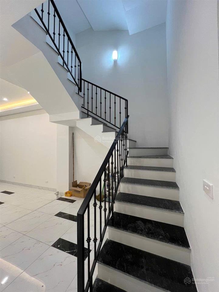 Thanh khoản gấp căn thời đại 60m, giảm sâu 1 tỷ, ht 2 tầng, giá hời  hướng