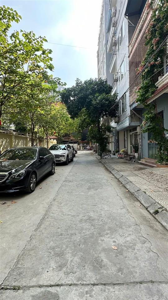 Giảm 3 tỷ, bán nhà phố nghĩa đô, dt 65m2x4t, mt 6m, vỉa hè, oto tránh , kinh doanh, giá 23.95tỷ.