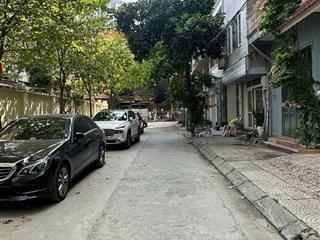 Giảm 3 tỷ, bán nhà phố nghĩa đô, dt 65m2x4t, mt 6m, vỉa hè, oto tránh , kinh doanh, giá 23.95tỷ.