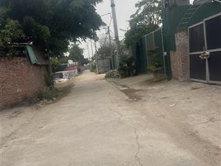 Chính chủ cần bán xưởng 200m2 tại song phương. có phòng ngủ vệ sinh đầy đủ. đường xe công telor đỗ