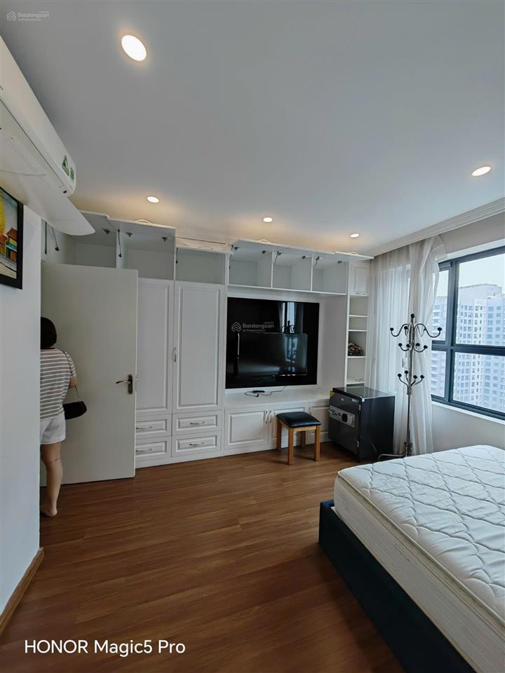 Bá.n 4 ngủ 172m2 giá thấp nhất goldmakr city 136 hồ tùng mậu, hà nội