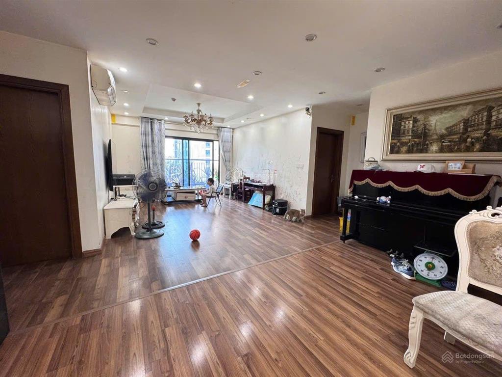 Bán 3 ngủ 139m² giá phù hợp thị trường goldmark city  9 tỷ bao phí